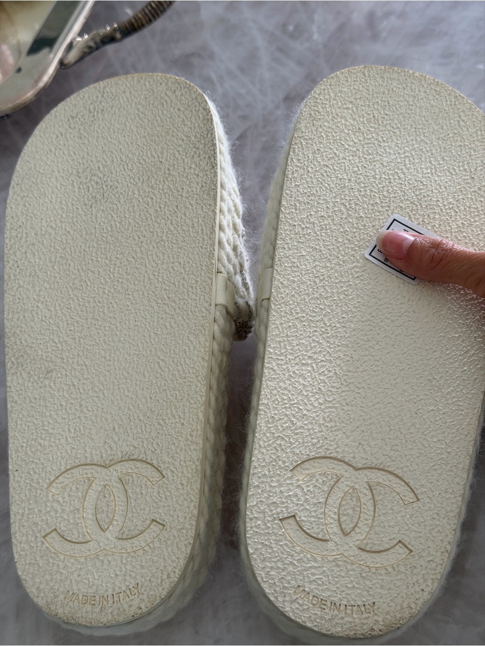 CHANEL Cream Knit Slide Clogs with Silver CC Emblem - Picture 4 of 4